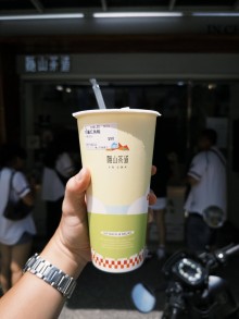 鐵花村音樂聚落慢市集
